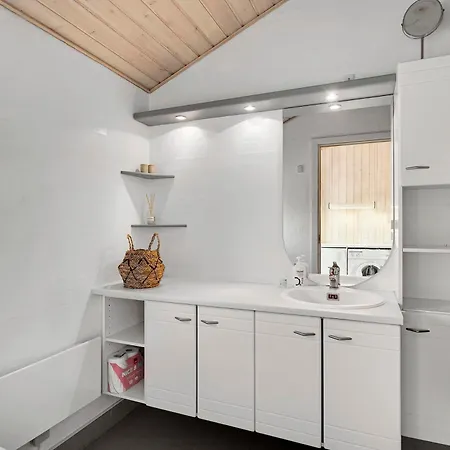 Amazing In Ebeltoft With 2 Bedrooms And Internet Nyaraló *