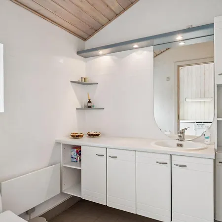 Сasa de vacaciones Amazing In Ebeltoft With 2 Bedrooms And Internet Knebel